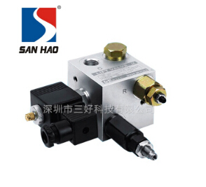 液壓升降平臺，也能看到升降支撐閥的身影